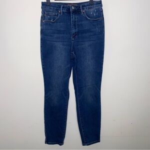 Judy Blue Size 11/30 Slim Fit Lightly Distressed Stretchy Dark Blue Skinny Jeans